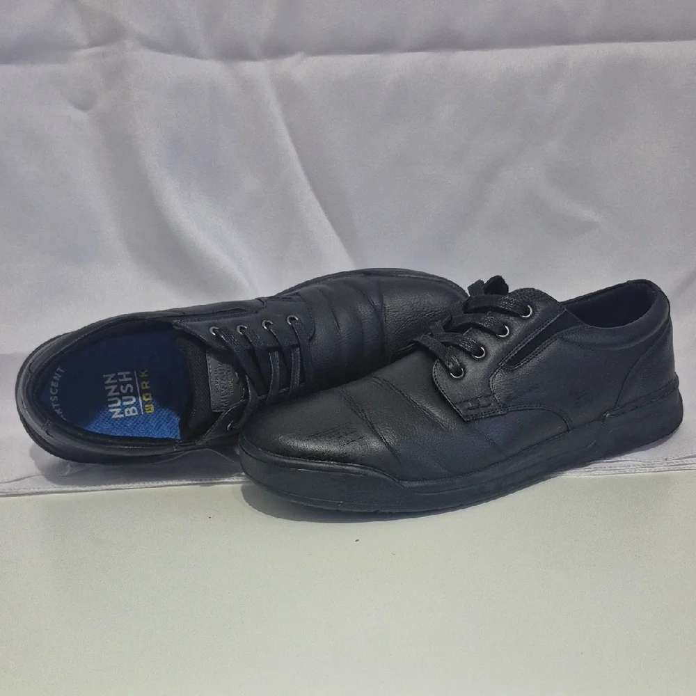 Nunn Bush Black Leather Oxfords - Picture 2 of 4